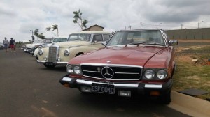 MERCEDES 450SL E 300 (BEGE)Evento de carros clássicos da Merecedes-Benz aconteceu no último sábado no condomínio Pedra Alta, em Campinas Foto: Marcos Rozen/Estadão