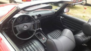 INTERIOR DA MERCEDES 350 SLEvento de carros clássicos da Merecedes-Benz aconteceu no último sábado no condomínio Pedra Alta, em Campinas Foto: Marcos Rozen/Estadão