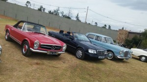 MERCEDES 280 SL, E320 CABRIOLET E 230S,Evento de carros clássicos da Merecedes-Benz aconteceu no último sábado no condomínio Pedra Alta, em Campinas Foto: Marcos Rozen/Estadão