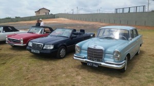 MERCEDES 230S, E320 CABRIOLET E 280 SLEvento de carros clássicos da Merecedes-Benz aconteceu no último sábado no condomínio Pedra Alta, em Campinas Foto: Marcos Rozen/Estadão